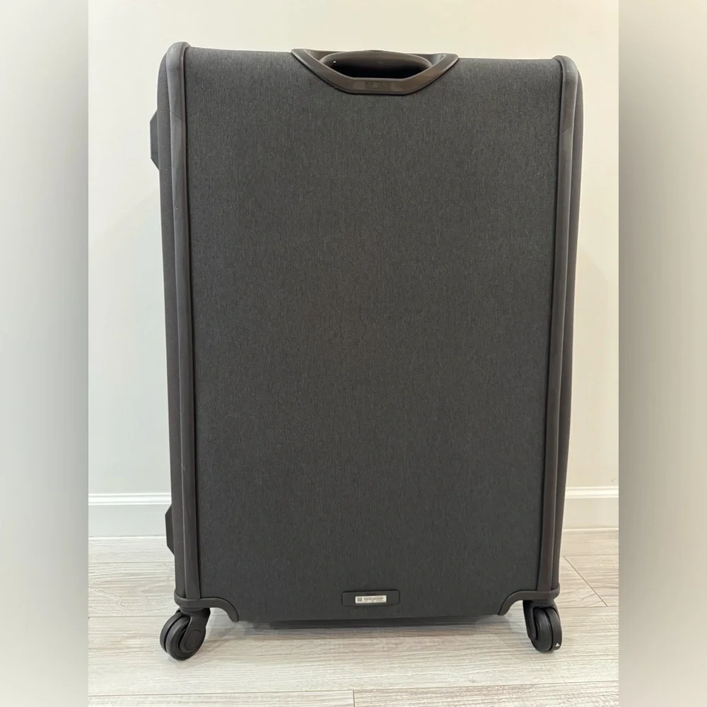 TUMI ALPHA Extended Trip Expandable 4 Wheeled Packing Case